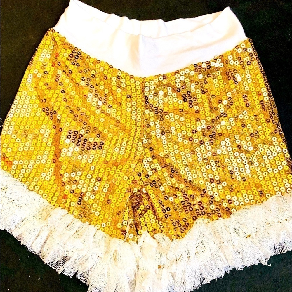 Bling! Gold sequin shorties Twirl & co size 5-6